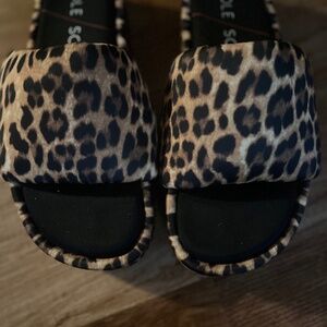 Cheetah print slides platform